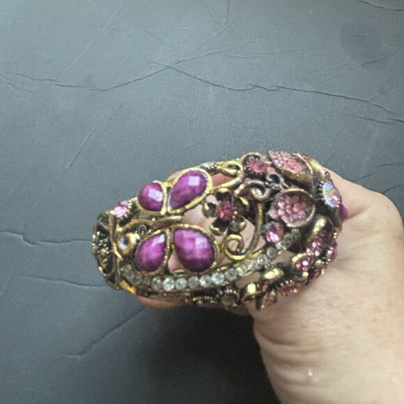 due to PoshM's policies cannot take down a listing within two months been bought - Picture 11 of 16